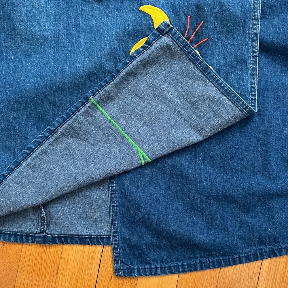 1970s Daylily Embroidered Wrap Waist Denim Blue Jeans Adjustable A-Line Skirt Sm - Picture 9 of 15